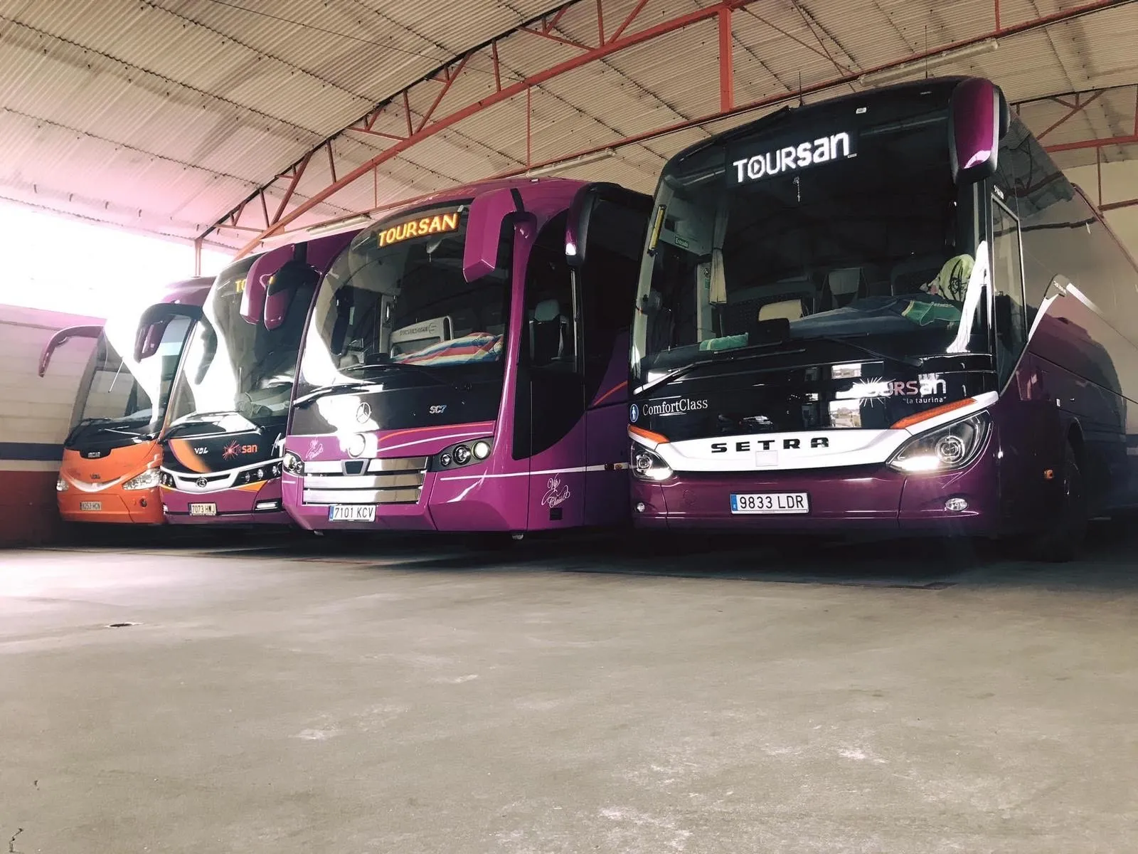 Foto 2 - "Las ayudas al turismo y el transporte discrecional de la Junta son insuficientes e ineficaces para ...