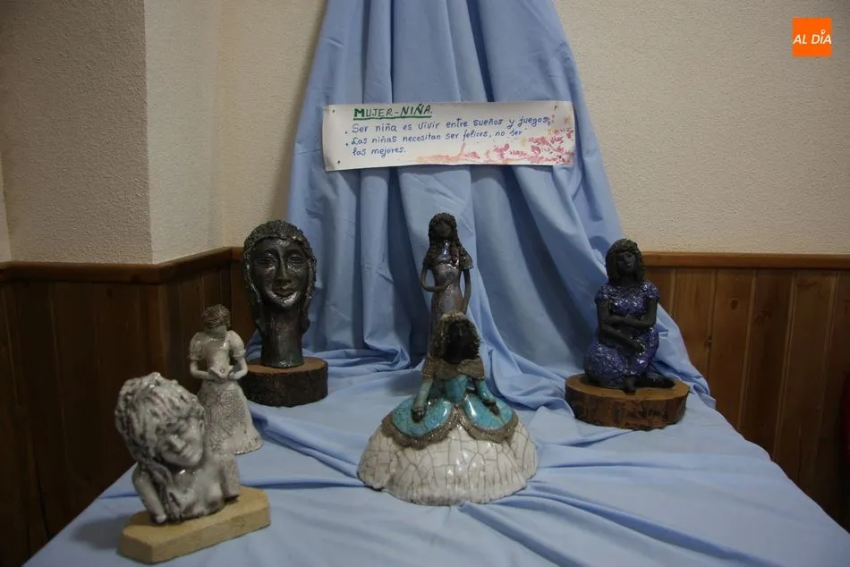 Foto 6 - Extraordinaria exposici&oacute;n de cer&aacute;mica en Masueco dedicada a la mujer  
