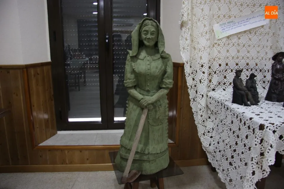 Foto 5 - Extraordinaria exposici&oacute;n de cer&aacute;mica en Masueco dedicada a la mujer  