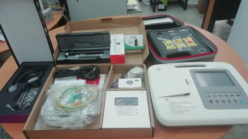 Foto 4 - El Ayuntamiento de Aldea del Obispo entrega el material sanitario adquirido con el dinero de las...