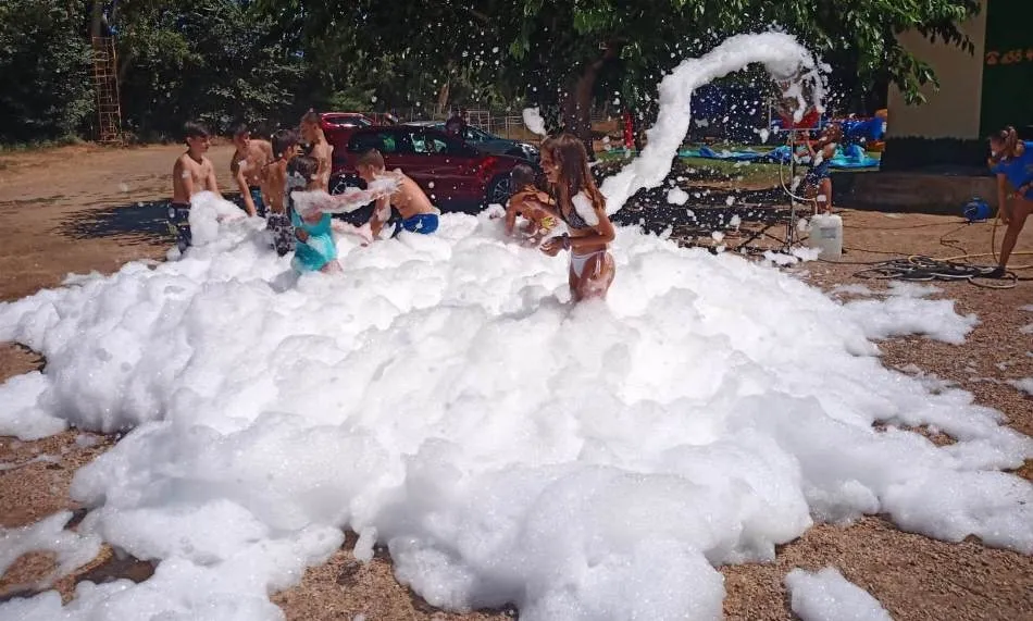Foto 7 - Concluye el &lsquo;Verano Joven&rsquo; con hinchables acu&aacute;ticos y una fiesta de la espuma  