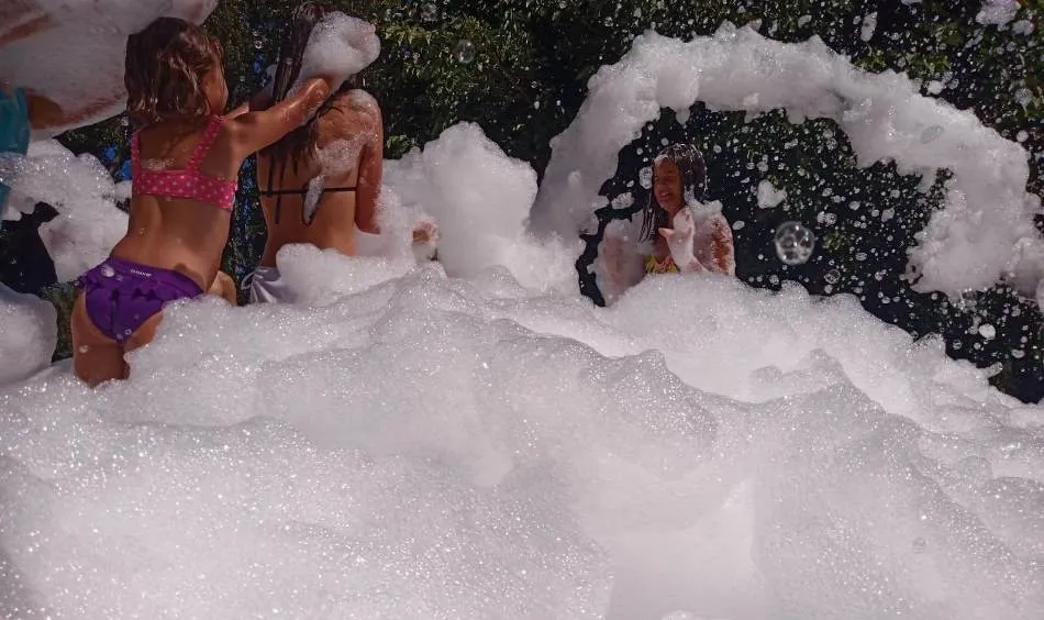 Foto 8 - Concluye el &lsquo;Verano Joven&rsquo; con hinchables acu&aacute;ticos y una fiesta de la espuma  