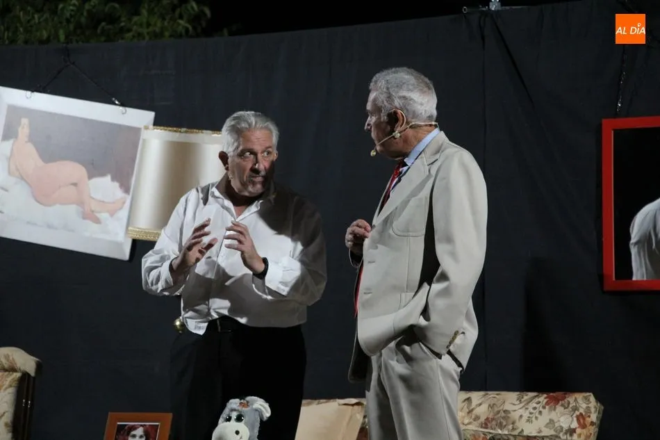 Foto 7 - Tr&eacute;bol Teatro Ateneo abre la programaci&oacute;n cultural en Villavieja de Yeltes con &lsquo;A media luz los ...
