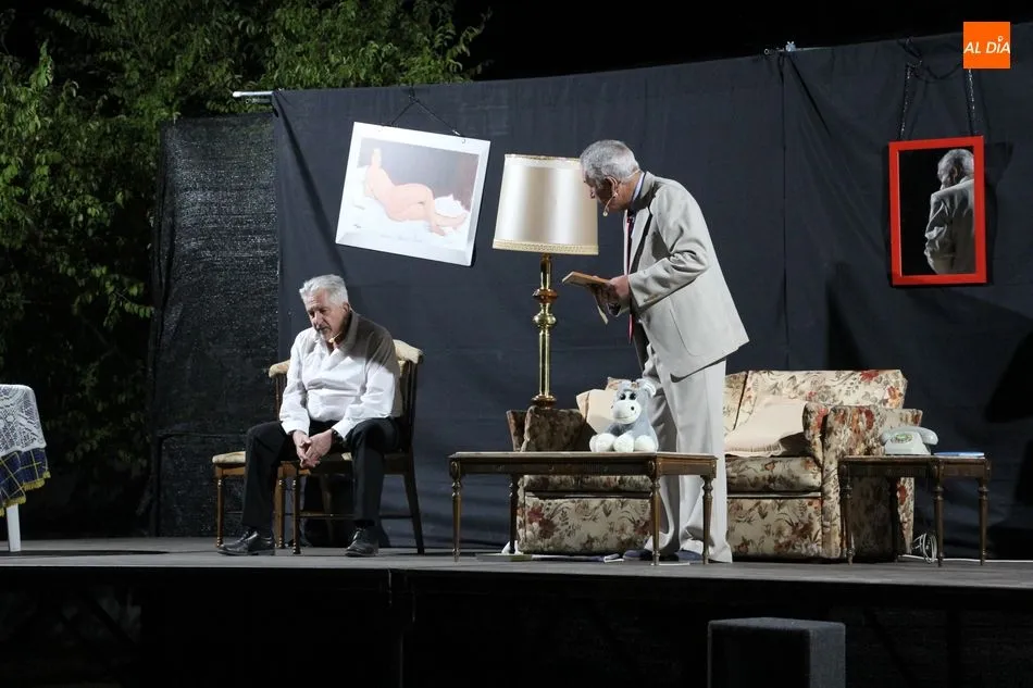 Foto 5 - Tr&eacute;bol Teatro Ateneo abre la programaci&oacute;n cultural en Villavieja de Yeltes con &lsquo;A media luz los ...