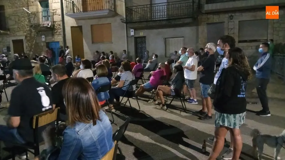 Foto 5 - La magia de Joyra llena de ilusi&oacute;n la plazuela de La Capilla en Masueco  