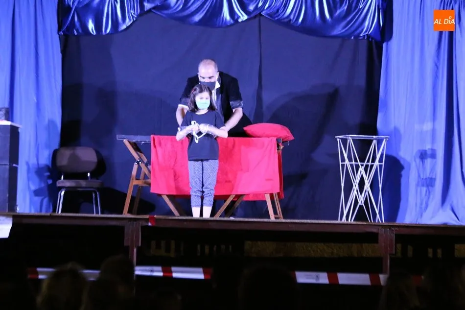 Foto 4 - La magia de Joyra llena de ilusi&oacute;n la plazuela de La Capilla en Masueco  