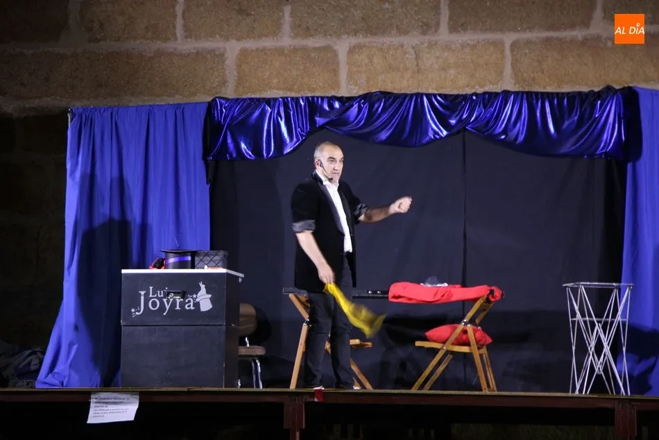 Foto 3 - La magia de Joyra llena de ilusi&oacute;n la plazuela de La Capilla en Masueco  