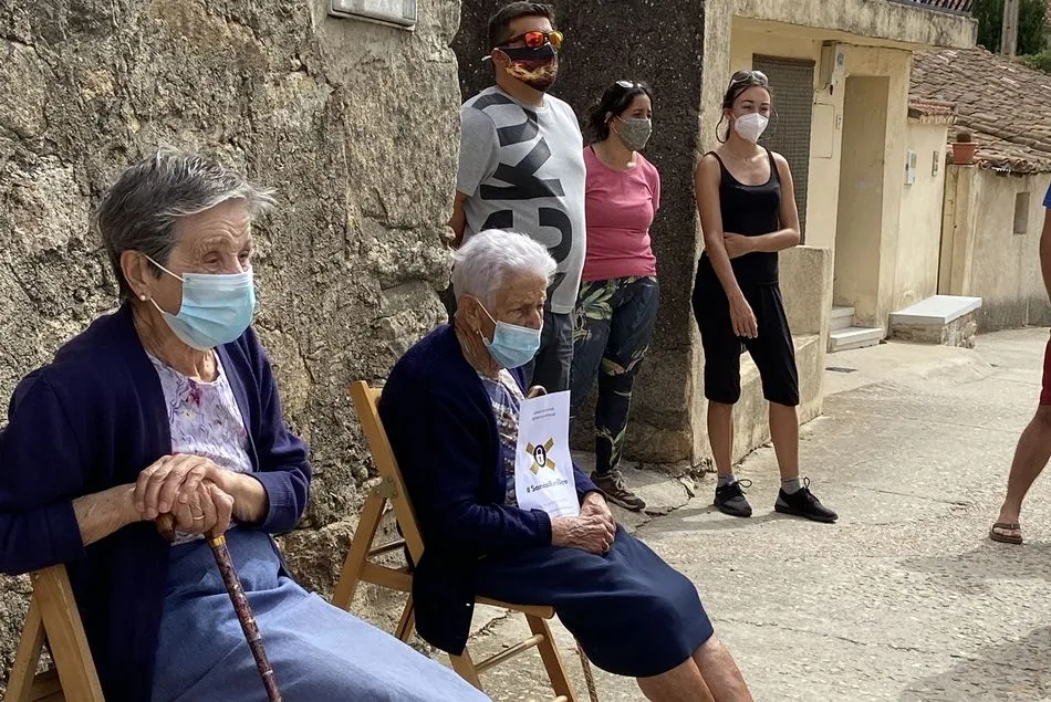 Foto 9 - Distintos colectivos sociales exigen a la Junta una sanidad digna en el medio rural &nbsp;  