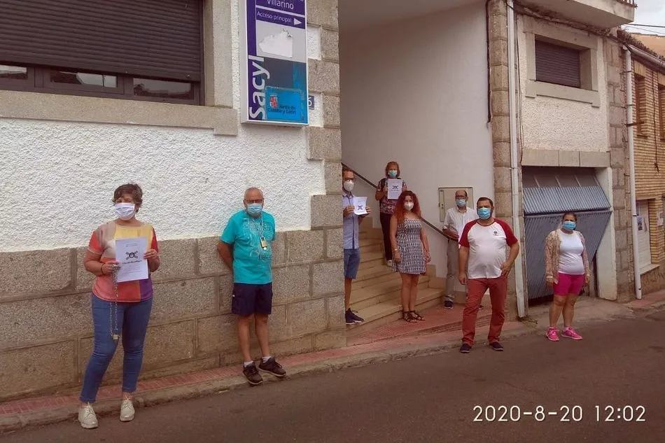 Foto 5 - Distintos colectivos sociales exigen a la Junta una sanidad digna en el medio rural &nbsp;  