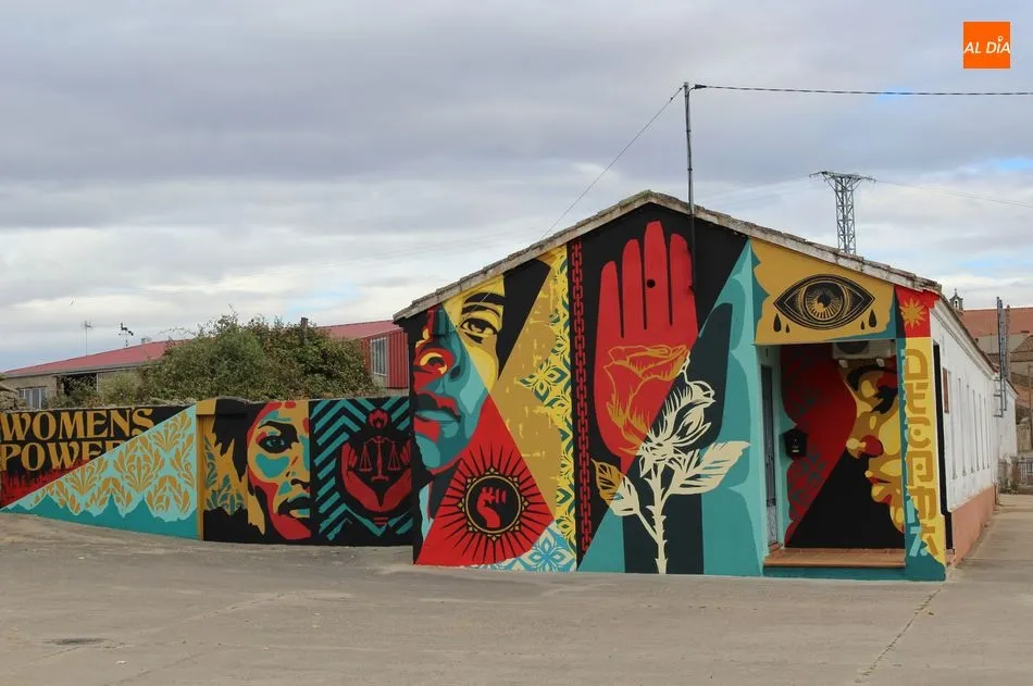 Foto 2 - Yecla de Yeltes reivindica el fin&nbsp;de la violencia de g&eacute;nero con un gran mural  