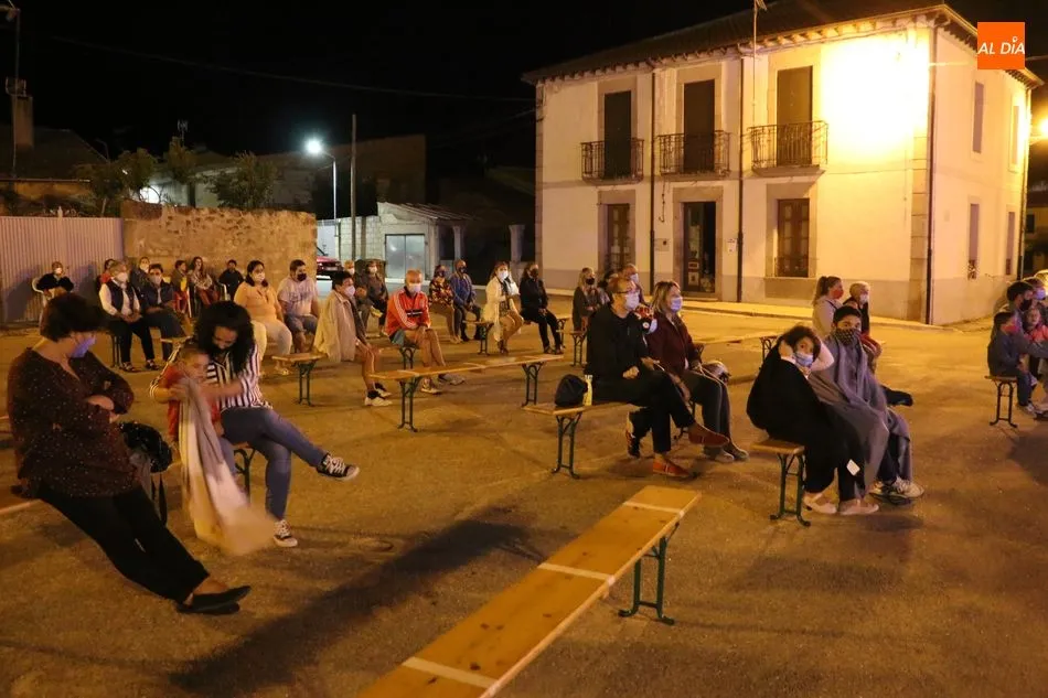 Foto 4 - Azabache llena de flamenco la plaza de Ba&ntilde;ob&aacute;rez  