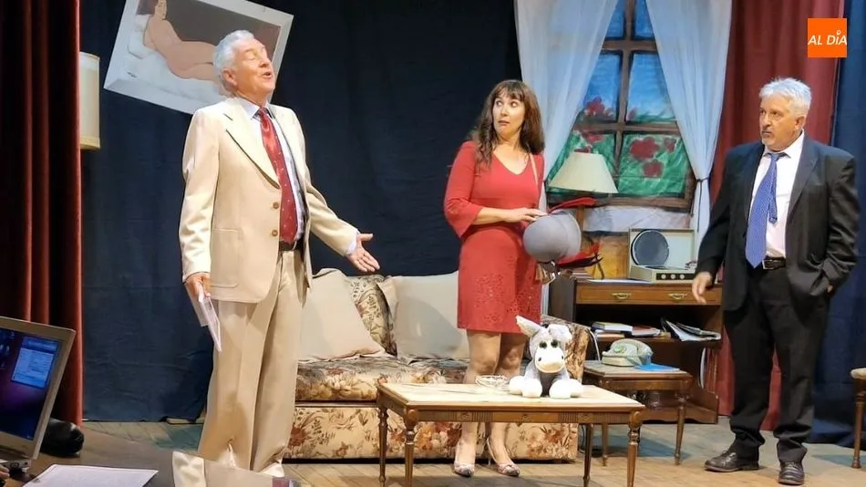 Foto 4 - Tr&eacute;bol Teatro Ateneo presenta &lsquo;A media luz los tres&rsquo; en Hinojosa de Duero
