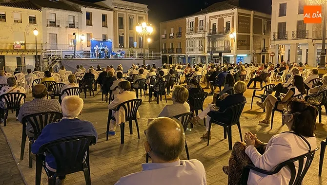 El Grupo Arena ofrecía un concierto en la Plaza de la Constitución este pasado sábado