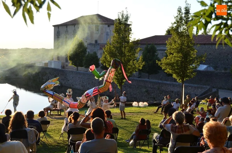 Foto 3 - El Bosque acoge el pasado domingo uno de los pocos actos culturales del verano en B&eacute;jar