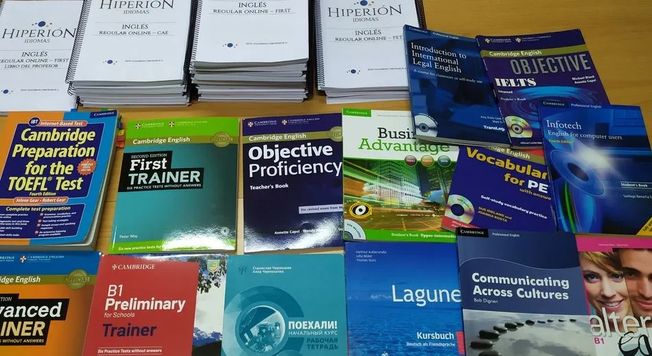 Foto 2 - Hiperi&oacute;n: formaci&oacute;n, tecnolog&iacute;a e idiomas  
