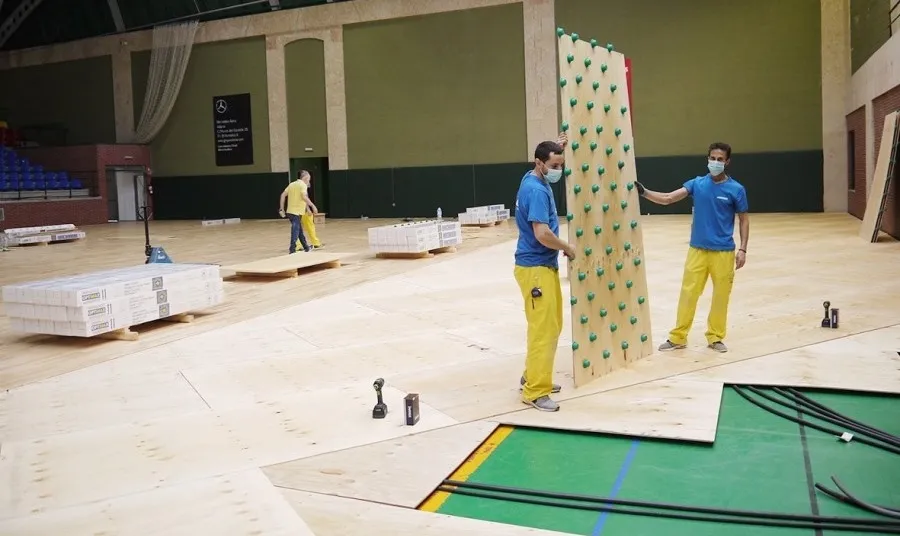 Trabajos de reforma en el pabellón de Carbajosa de la Sagrada