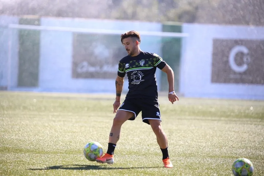 Foto 3 - Sonrisas e ilusi&oacute;n en el regreso a los entrenamientos del CD Guijuelo