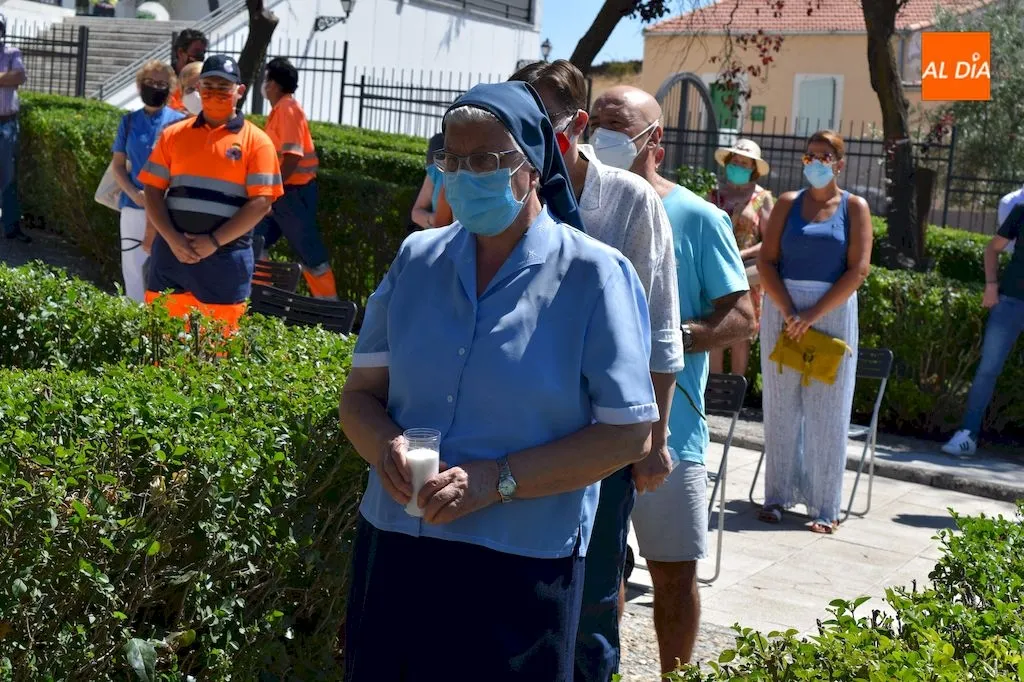 Foto 7 - Emotivo homenaje a los fallecidos y a todas las personas trabajadoras y solidarias durante la...