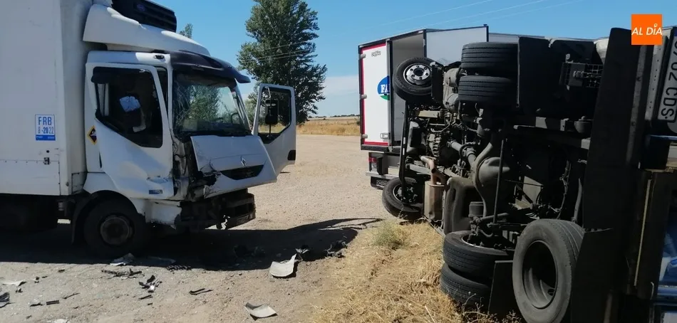Foto 4 - Un cami&oacute;n impacta contra otro en la Nacional 620 y lo hace volcar  