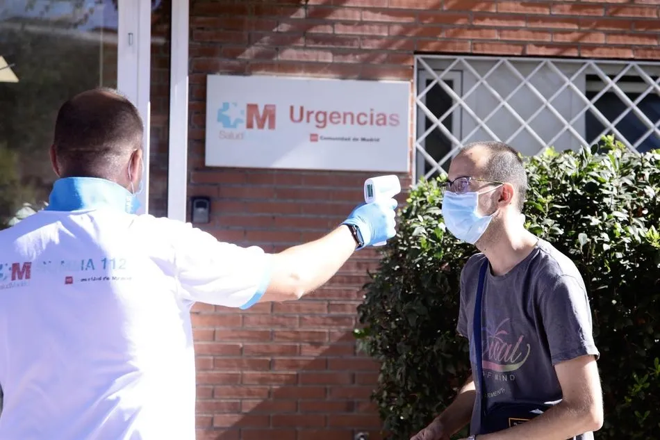 Dispositivo para la realización de pruebas PCR de coronavirus a vecinos de Alcobendas. Foto: EP