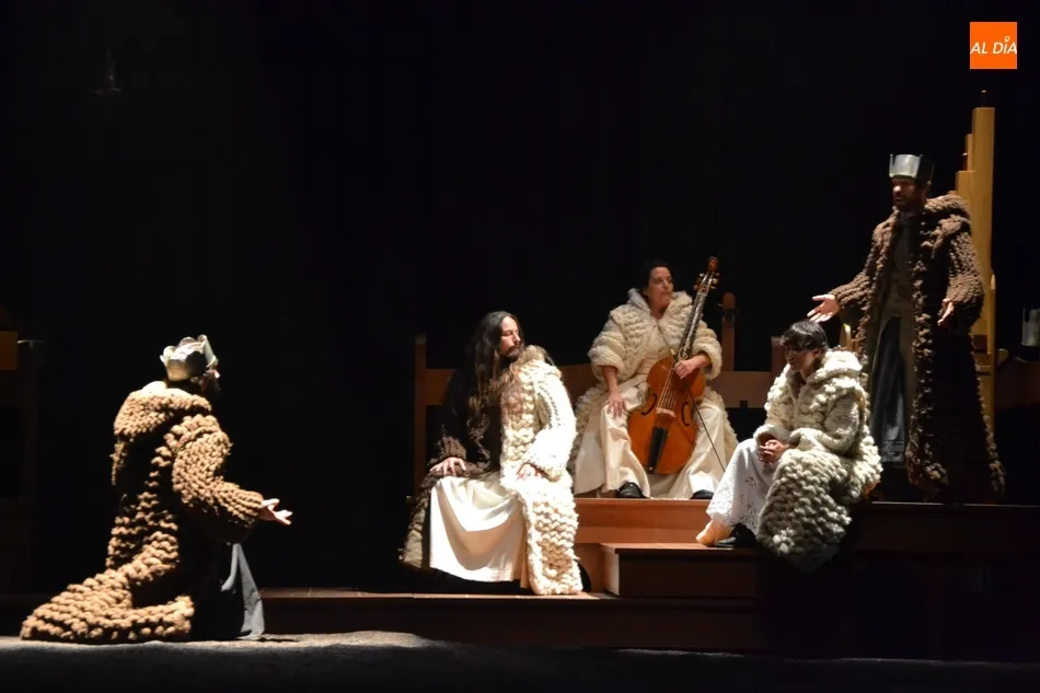 Foto 7 - Nao d&rsquo;Amores impacta en la inauguraci&oacute;n con la artesanal creaci&oacute;n de &lsquo;La tragedia de In&eacute;s de ...