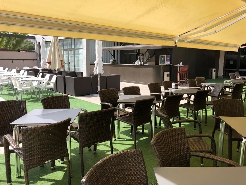 Foto 3 - Hall88 Studios reabre este viernes su restaurante y ya est&aacute; disponible su amplia terraza  