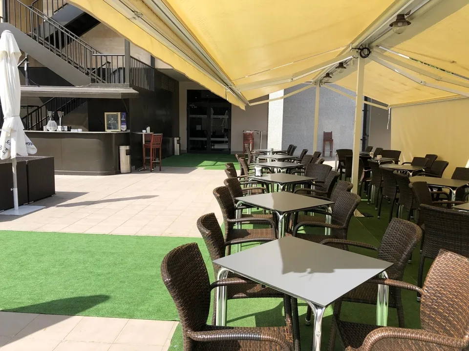 Foto 2 - Hall88 Studios reabre este viernes su restaurante y ya est&aacute; disponible su amplia terraza  