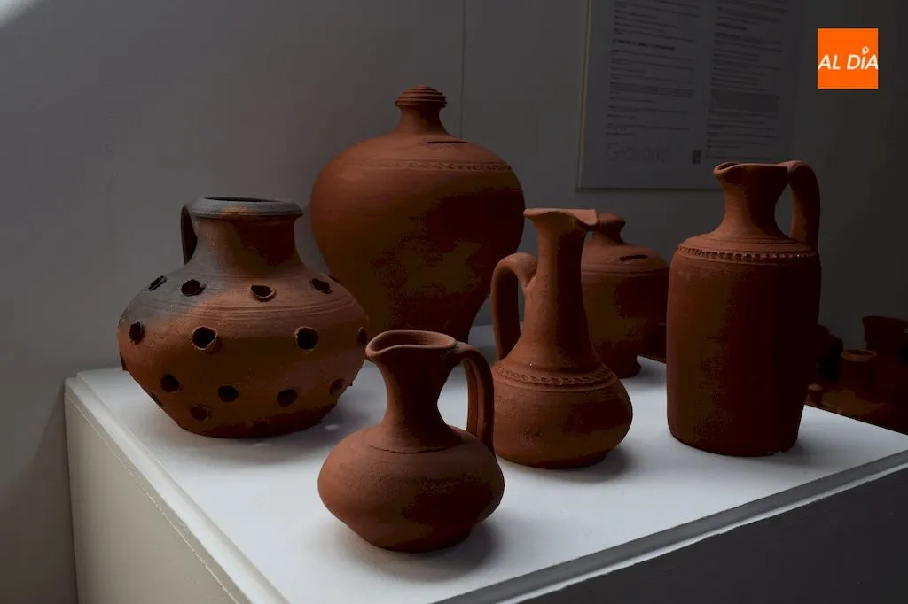 Foto 6 - Luciano Hern&aacute;ndez Ramos exhibe su espectacular colecci&oacute;n de alfarer&iacute;a en una exposici&oacute;n en la...