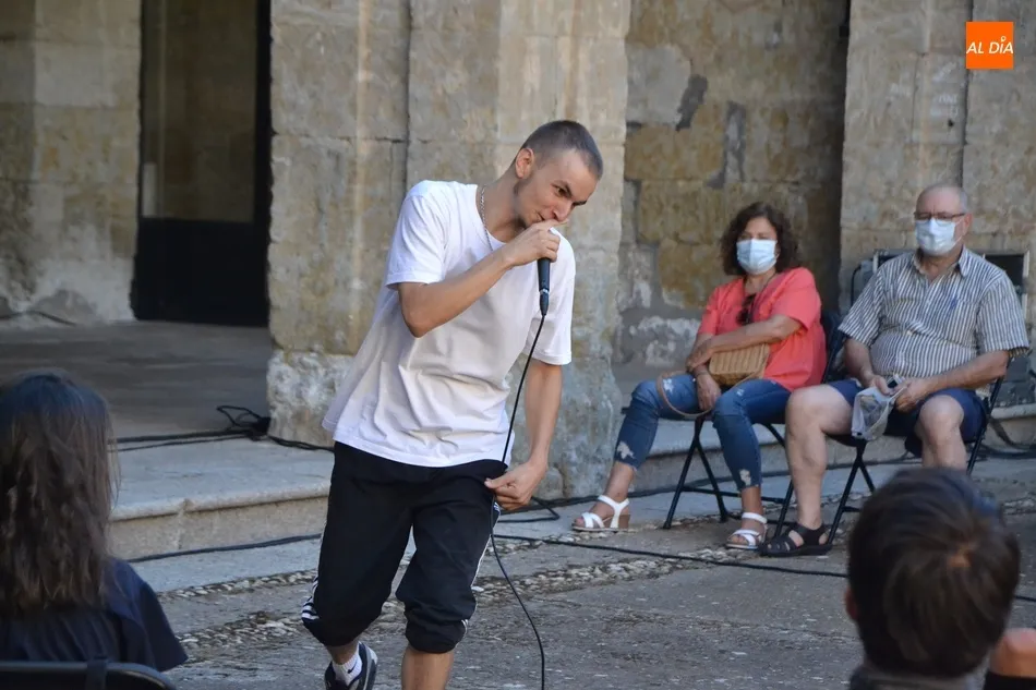 Foto 6 - Leamok sorprende con su versi&oacute;n del Lazarillo de Tormes impregnada de cultura urbana  