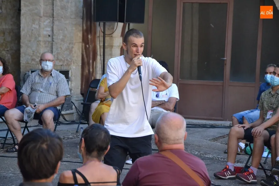 Foto 7 - Leamok sorprende con su versi&oacute;n del Lazarillo de Tormes impregnada de cultura urbana  