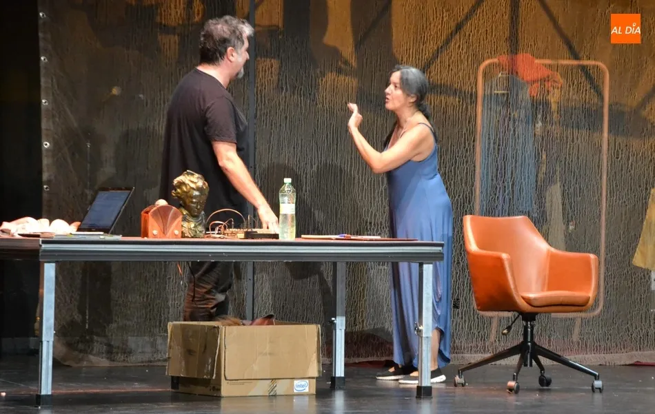 Foto 6 - Perigallo estrena en Ciudad Rodrigo la obra que termin&oacute; de preparar en el Teatro Nuevo  