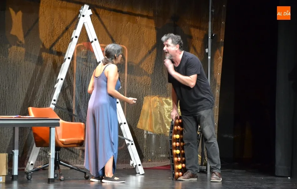 Foto 5 - Perigallo estrena en Ciudad Rodrigo la obra que termin&oacute; de preparar en el Teatro Nuevo  