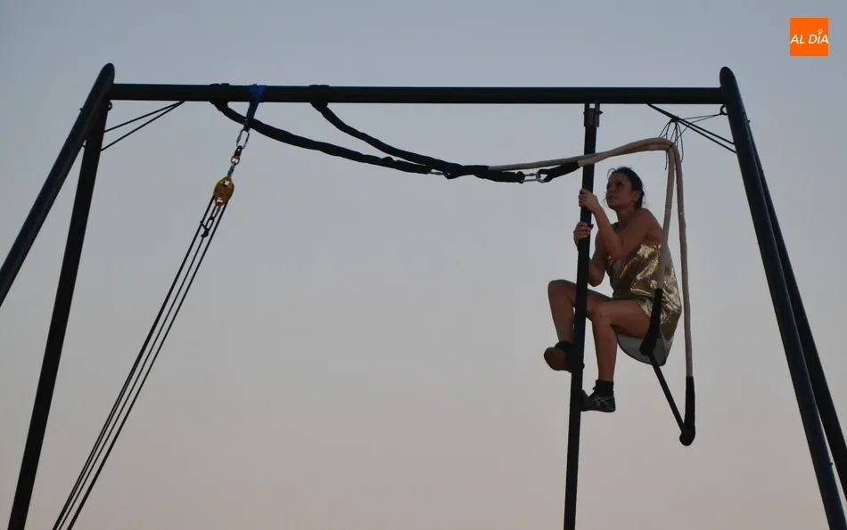 Foto 10 - Acrob&aacute;tico estreno absoluto en los Jardines de Bolonia de &lsquo;Bric a Brac&rsquo;  