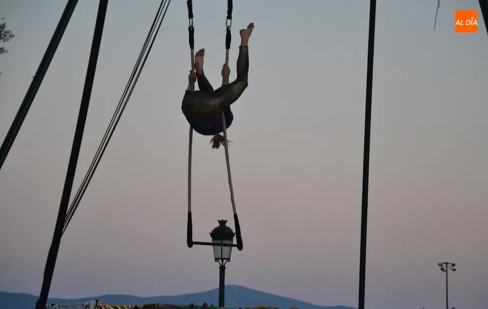 Foto 7 - Acrob&aacute;tico estreno absoluto en los Jardines de Bolonia de &lsquo;Bric a Brac&rsquo;  