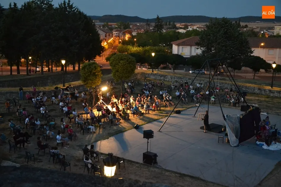 Foto 6 - El Patio de Los Sitios se abre tambi&eacute;n al circo con el combo de una &lsquo;p&aacute;jara&rsquo;  