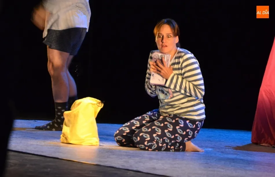 Foto 4 - Los Absurdos Teatro puede por fin mostrar en Ciudad Rodrigo la lucha de Ernesto y Mar&iacute;a por su...
