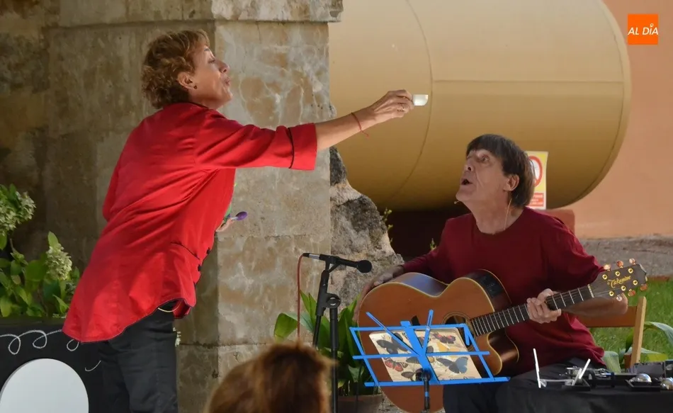 Foto 10 - Teloncillo cocina al ritmo de la m&uacute;sica en el Patio del Palacio Episcopal, que debuta en la Feria  
