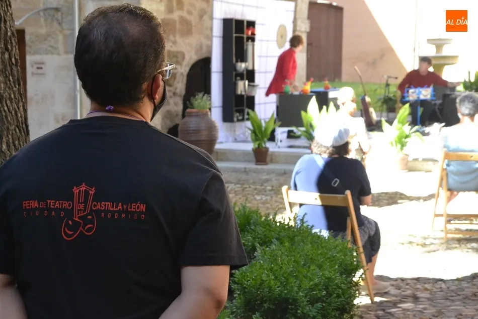 Foto 3 - Teloncillo cocina al ritmo de la m&uacute;sica en el Patio del Palacio Episcopal, que debuta en la Feria  