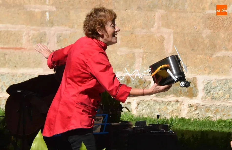 Foto 6 - Teloncillo cocina al ritmo de la m&uacute;sica en el Patio del Palacio Episcopal, que debuta en la Feria  
