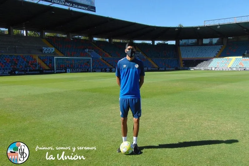 Foto 5 - El Salamanca UDS presenta su nueva equipaci&oacute;n &ldquo;sin estridencias pero con una est&eacute;tica moderna y ...