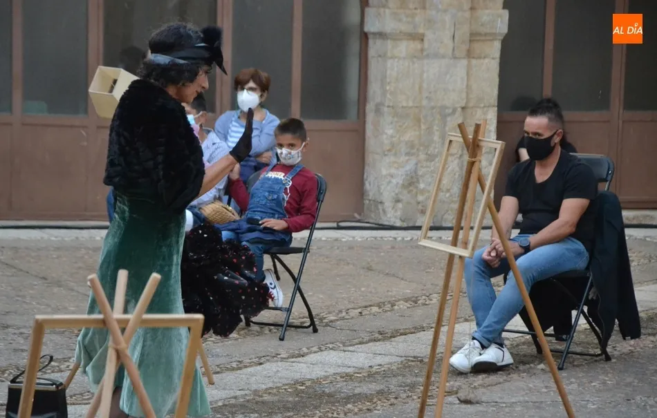 Foto 10 - El Ayuntamiento de Gij&oacute;n se estrena como colaborador convirtiendo Los Sitios en una pista de baile ...