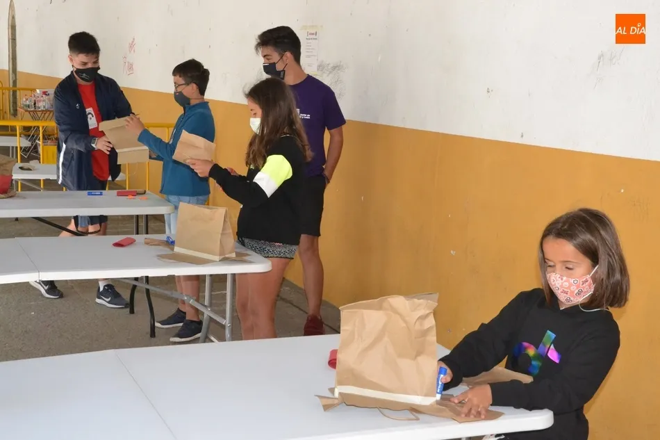 Foto 10 - Los ni&ntilde;os completan la inmersi&oacute;n en el mundo del clown que les ha propuesto el Divierteatro  