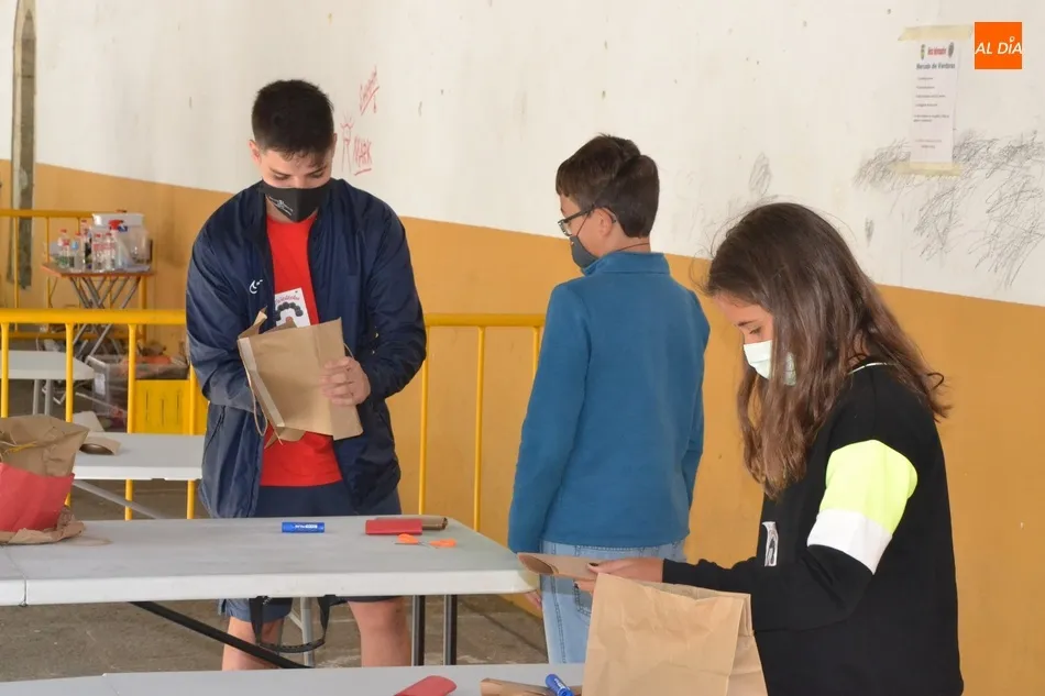 Foto 8 - Los ni&ntilde;os completan la inmersi&oacute;n en el mundo del clown que les ha propuesto el Divierteatro  
