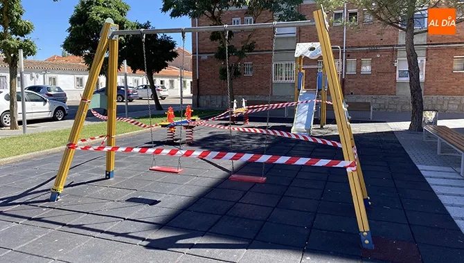 Zona infantil de juegos precintada en Peñaranda