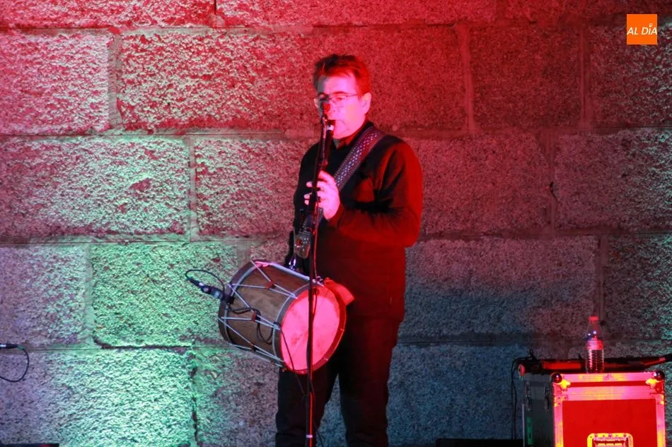 Foto 7 - Baleo y el Juglar Albino hacen vibrar al p&uacute;blico de Villavieja