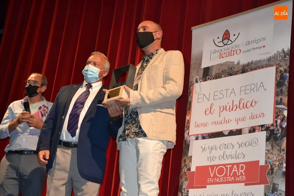 Foto 11 - Jos&eacute; Manuel de Luis, distinguido por sorpresa en la entrega de premios a los mejores de la Feria...