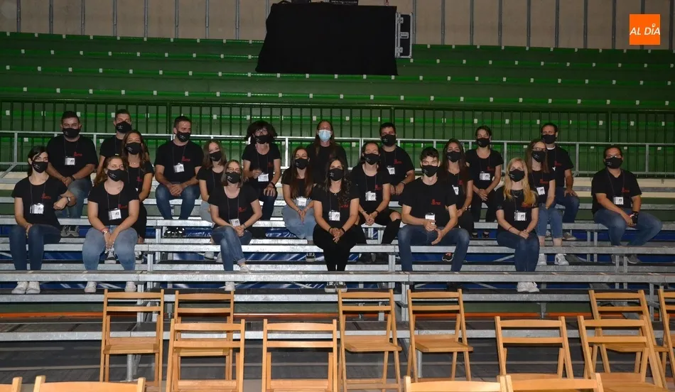 Foto 11 - Los auxiliares de sala y el &lsquo;n&uacute;cleo duro&rsquo; de la Feria, protagonistas de las &uacute;ltimas fotos de...