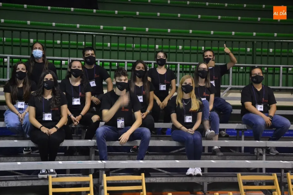 Foto 8 - Los auxiliares de sala y el &lsquo;n&uacute;cleo duro&rsquo; de la Feria, protagonistas de las &uacute;ltimas fotos de...