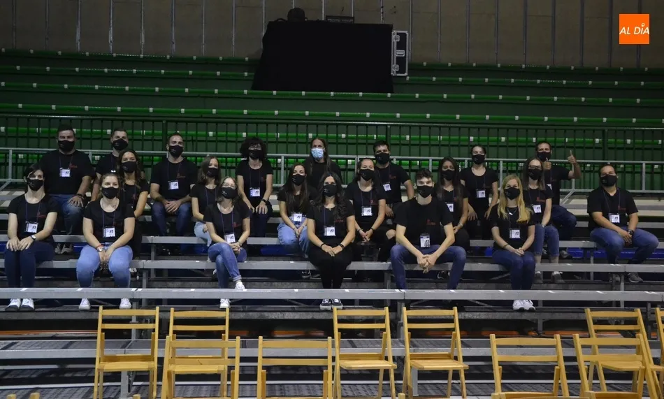 Foto 10 - Los auxiliares de sala y el &lsquo;n&uacute;cleo duro&rsquo; de la Feria, protagonistas de las &uacute;ltimas fotos de...