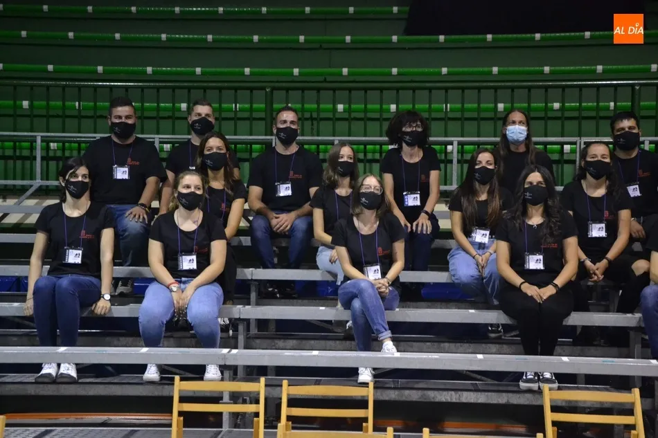 Foto 9 - Los auxiliares de sala y el &lsquo;n&uacute;cleo duro&rsquo; de la Feria, protagonistas de las &uacute;ltimas fotos de...